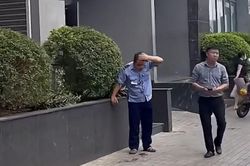 Nam bảo vệ bị thanh sắt từ tầng 3 rơi trúng đầu, nữ nhân viên tạp vụ liên quan thế nào?