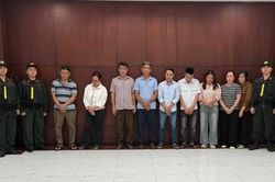 Người dân hoan nghênh và cảm ơn Công an TPHCM triệt phá được dây 'vỗ béo' heo bằng chất cấm quy mô đặc biệt lớn