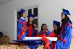 Sinh viên tốt nghiệp giỏi, xuất sắc cao: Điểm số có phản ánh đúng năng lực?