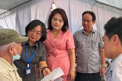 Phường Ô Chợ Dừa đưa dịch vụ khám sức khỏe miễn phí đến gần người cao tuổi, người yếu thế