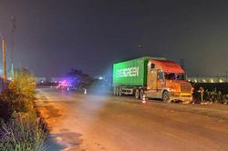 Bắc Ninh: 2 người tử vong sau va chạm giữa xe đầu kéo và xe mô tô