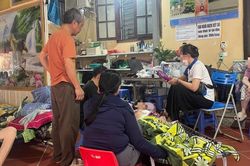 Những bước chân đi vào 'phòng mổ sân nhà'
