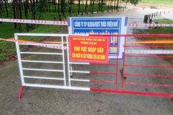 Huế cảnh báo tiếp tục mưa lớn, ngầm Ông Đủ ngập sâu chia cắt nhiều hộ dân
