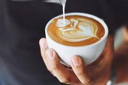 Thói quen khi uống cà phê nhiều người mắc, có thể tăng nguy cơ ung thư