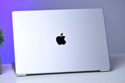 Apple sẽ ra mắt MacBook Pro màn hình cảm ứng OLED ngay trong tháng 10?