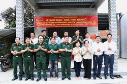 Tô thắm nghĩa tình quân dân qua hoạt động về nguồn