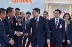 Thủ tướng: Đưa liên doanh của Viettel trở thành doanh nghiệp số hàng đầu tại Lào