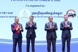 Hai Thủ tướng Việt Nam – Campuchia: Đưa hợp tác kinh tế lên tầm cao mới