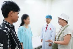 Cứu người bệnh hoại tử hơn hai mét ruột non