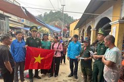 Cùng dân giữ chắc biên cương