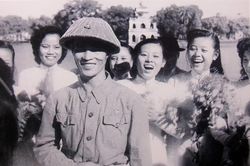 Trung tướng Vương Thừa Vũ: Mắt nhòa lệ vì niềm vui gặp mặt ngày 10/10/1954