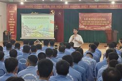 Trao cơ hội làm lại cuộc đời cho người cai nghiện ma túy