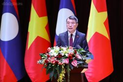 Hợp tác kinh tế, thương mại và đầu tư phải là trụ cột vững chắc của quan hệ Việt – Lào