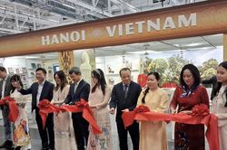 Đưa văn hóa Việt đến gần độc giả quốc tế qua những trang sách
