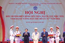 Trung tướng Nguyễn Thanh Tùng được vinh danh 'Công dân thủ đô ưu tú' năm 2026