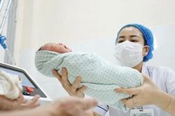 Mức sinh thấp: Bài toán không chỉ là sinh đủ hai con