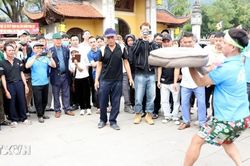 Độc đáo trò chơi dân gian pháo đất chốn làng quê Hưng Yên