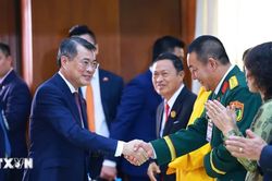 Thủ tướng Lê Minh Hưng: Quan hệ đặc biệt Việt Nam-Lào 'được nuôi dưỡng từ nhân dân'