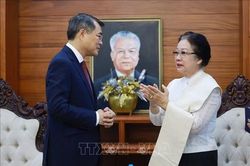 Thủ tướng Lê Minh Hưng thăm gia đình Cố Chủ tịch Quốc hội Lào Xaysomphone Phomvihane
