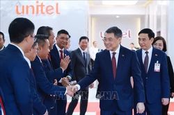 Thủ tướng Lê Minh Hưng thăm, làm việc với Công ty Unitel tại Lào