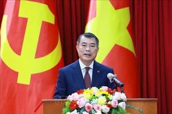 Thủ tướng Lê Minh Hưng gặp gỡ cộng đồng người Việt Nam tại Lào