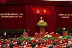 Lằn ranh giữa khát vọng làm giàu và kiểm soát lạm quyền