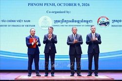 Thủ tướng Lê Minh Hưng và Thủ tướng Hun Manet dự Diễn đàn Doanh nghiệp Việt Nam - Campuchia