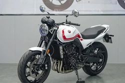 Môtô 4 xi lanh dung tích 470cc, trang bị tiên tiến, giá gần 120 triệu đồng