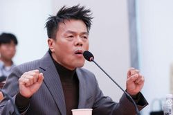 Chủ tịch JYP lên tiếng về dự án 'Coachella Hàn Quốc': 'Tôi đã phải cầu xin SM, YG và HYBE'