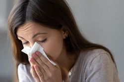 Cảm lạnh hay cúm mùa? 5 dấu hiệu giúp nhận biết sớm, nhiều người dễ nhầm