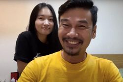 Tiết Cương tiết lộ lý do không đưa vợ kém 26 tuổi sang Mỹ