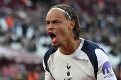 Ngôi sao Tottenham Xavi Simons tận dụng thời gian dưỡng thương để theo học tại Harvard
