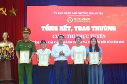Phường Hội An Tây ra mắt mô hình 'Người dân không phải nhớ thủ tục'