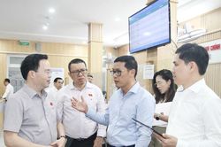 Đoàn giám sát của Quốc hội khảo sát thực tế chuyển đổi số tại phường An Hải