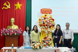 Lãnh đạo Ban Tuyên giáo Thành ủy thăm, chúc mừng với Nhà xuất bản Đồng Nai