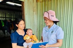 Gia Lai nâng mức hỗ trợ nhân viên y tế thôn và cô đỡ thôn lên tối đa 1,78 triệu đồng/tháng