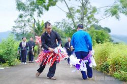 Múa ngựa giấy của người Nùng