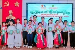 Ra mắt câu lạc bộ dân ca Ví, Giặm trên quê hương Bác Hồ