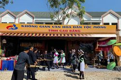 Độc đáo không gian văn hóa dân tộc Mông Cao Bằng