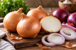 Hành tây tốt nhưng không phải ai cũng nên ăn: 8 nhóm người cần lưu ý