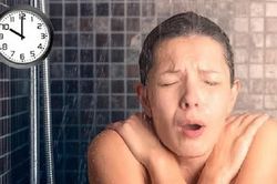 Sau 22 giờ có nên tắm? 5 điều cần biết để tránh rước họa vào người