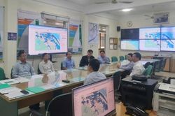 Huế mưa lớn cực đoan - Chủ động ứng phó mưa lũ, bảo vệ an toàn tính mạng người dân