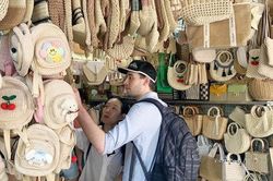 Tạo điểm đến để du khách 'tiêu tiền' tại Việt Nam