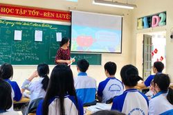 Vì sao giáo viên Hà Nội chưa được hưởng thu nhập tăng thêm?
