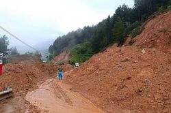 Cảnh báo 4 tỉnh miền Trung có nguy cơ cao sạt lở, lũ quét