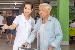 Lan tỏa hình ảnh người điều dưỡng tận tâm, chuyên nghiệp vì người bệnh