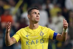 Ronaldo chạm mốc 980 bàn