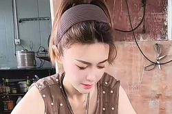Từ tiếp viên hàng không đến 'Tây Thi bán cua' nổi tiếng Trung Quốc