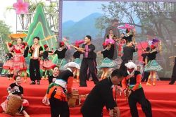 Đặc sắc Liên hoan 'Bảo tồn, phát huy bản sắc văn hóa dân tộc Mông trong đời sống đương đại' trong Ngày hội Văn hóa dân tộc Mông tại Điện Biên