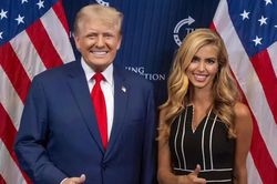 Tổng thống Donald Trump bổ nhiệm tân Thư ký Báo chí Nhà Trắng